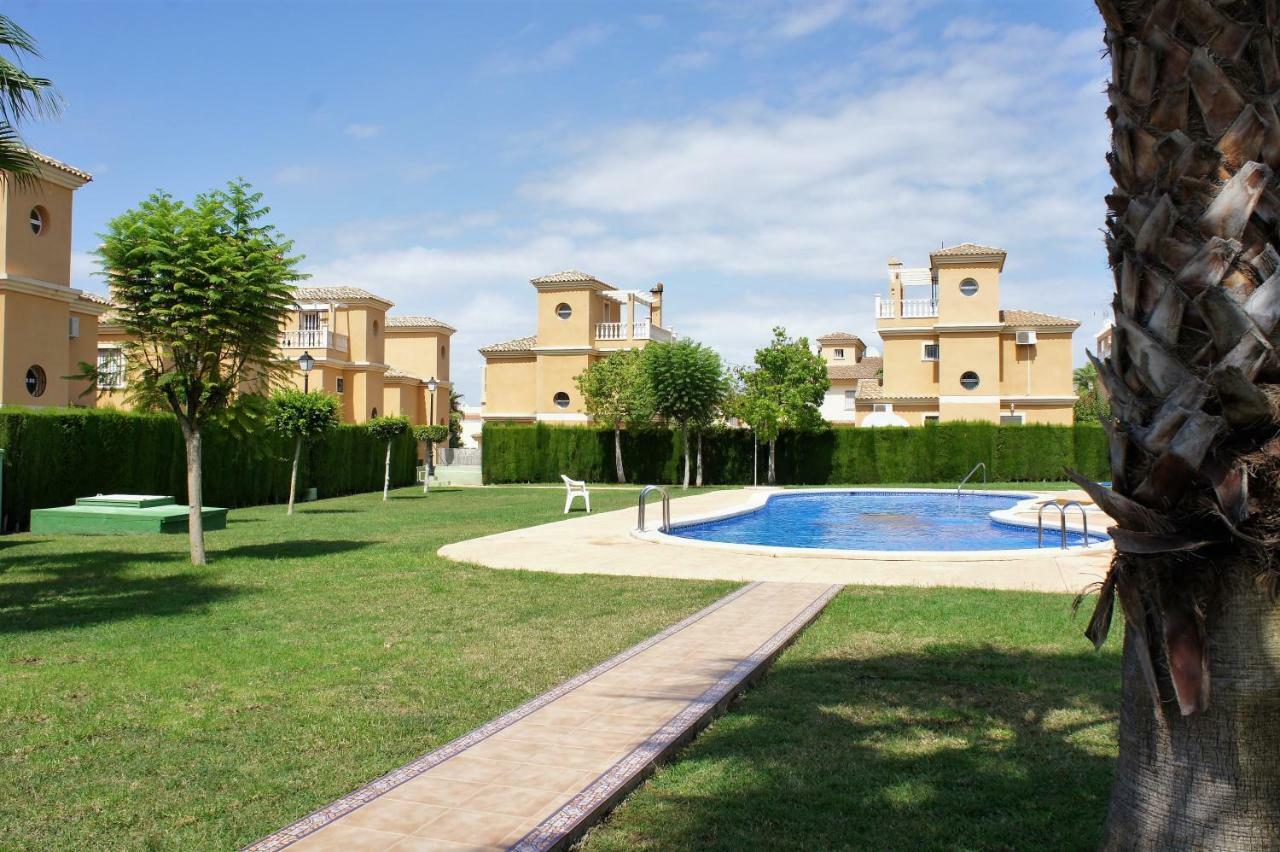 Villa Las Tres Perlas Algorfa Exteriör bild